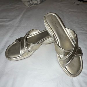Come Haan with Nike cushion heel slip on slide gold and white size 10